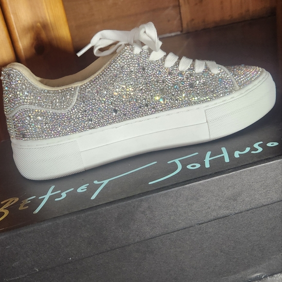 Betsy Johnson Gorgeous Sparkling Silver Women's Platform Sneakers Size 6 - Picture 3 of 16